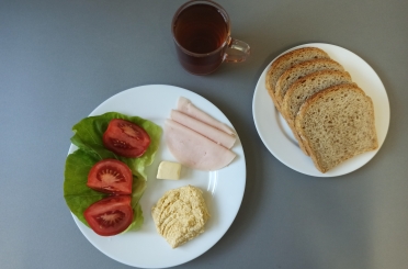 Śniadanie dieta z ograniczeniem łatwo przyswajalnych węglowodanów