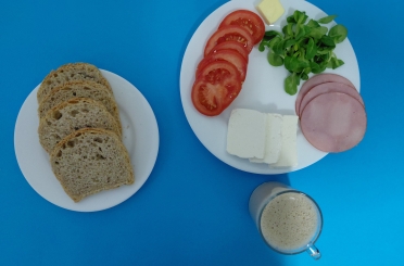 Śniadanie dieta  z ograniczeniem łatwo przyswajalnych węglowodanów