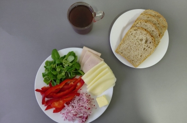 Śniadanie dieta z ograniczeniem łatwo przyswajalnych węglowodanów
