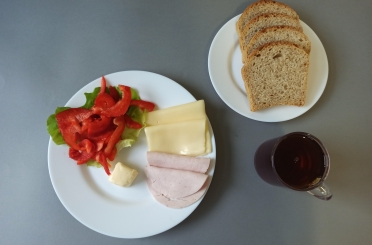 Śniadanie dieta z ograniczeniem łatwo przyswajalnych węglowodanów