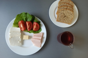 Śniadanie dieta  z ograniczeniem łatwo przyswajalnych węglowodanów