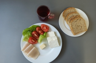 Śniadanie dieta z ograniczeniem łatwo przyswajalnych węglowodanów