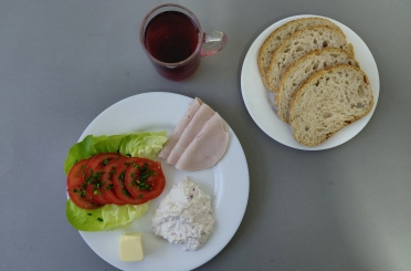 Śniadanie dieta z ograniczeniem łatwo przyswajalnych węglowodanów