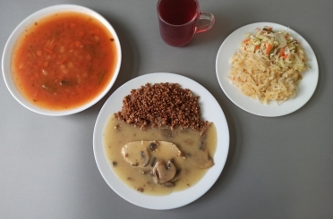 Obiad dieta z ograniczeniem łatwo przyswajalnych węglowodanów