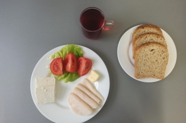 Śniadanie dieta z ograniczeniem łatwo przyswajalnych węglowodanów