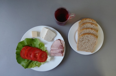 Śniadanie dieta z ograniczeniem łatwo przyswajalnych węglowodanów