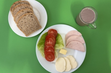 Śniadanie dieta z ograniczeniem łatwo przyswajalnych węglowodanów