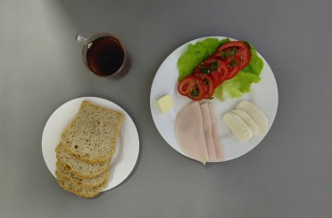 Śniadanie dieta z ograniczeniem łatwo przyswajalnych węglowodanów