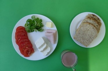 Śniadanie dieta z ograniczeniem łatwo przyswajalnych węglowodanów