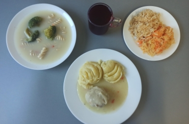 Obiad dieta z ograniczeniem łatwo przyswajalnych węglowodanów