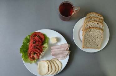 Śniadanie dieta  z ograniczeniem łatwo przyswajalnych węglowodanów