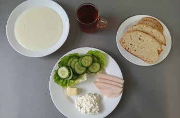 Śniadanie dieta  z ograniczeniem łatwo przyswajalnych węglowodanów