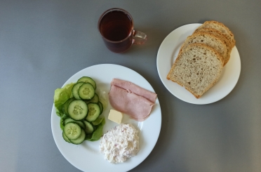 Śniadanie dieta z ograniczeniem łatwo przyswajalnych węglowodanów