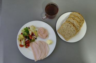 Śniadanie dieta z ograniczeniem łatwo przyswajalnych węglowodanów