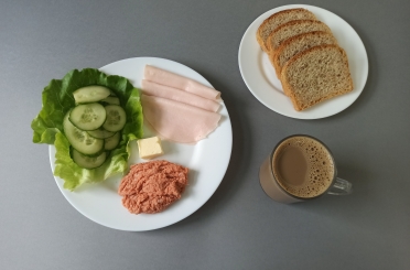 Śniadanie dieta  z ograniczeniem łatwo przyswajalnych węglowodanów