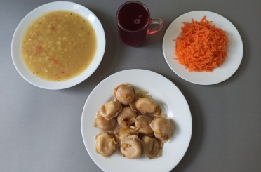 Obiad dieta z ograniczeniem łatwo przyswajalnych węglowodanów